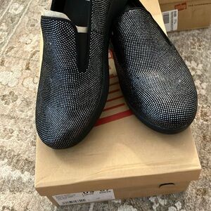 Nwt fitflop superskate silver black shimmer